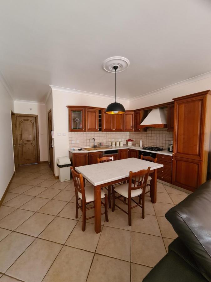 Beautiful Central Apartment With Pool St. Paul's Bay Ngoại thất bức ảnh