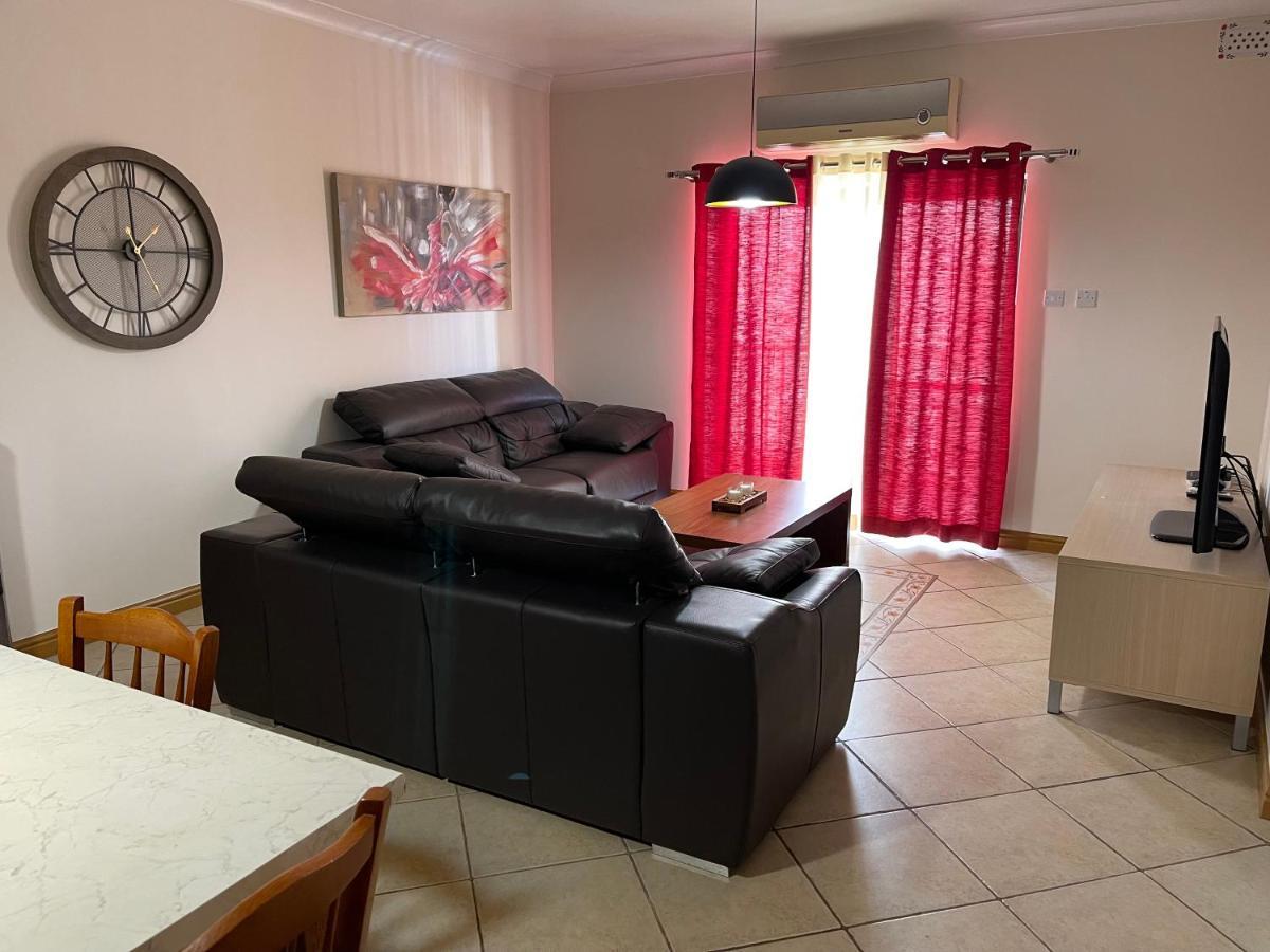 Beautiful Central Apartment With Pool St. Paul's Bay Ngoại thất bức ảnh