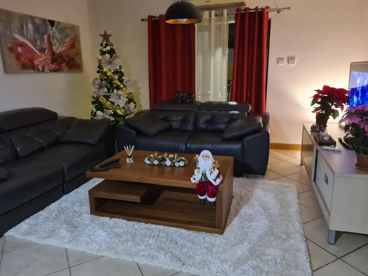 Beautiful Central Apartment With Pool St. Paul's Bay Ngoại thất bức ảnh